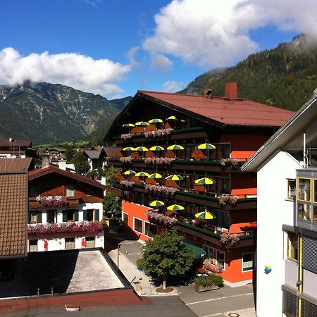 Hotel Tiroler Adler - Bed And Breakfast Waidring Luaran gambar