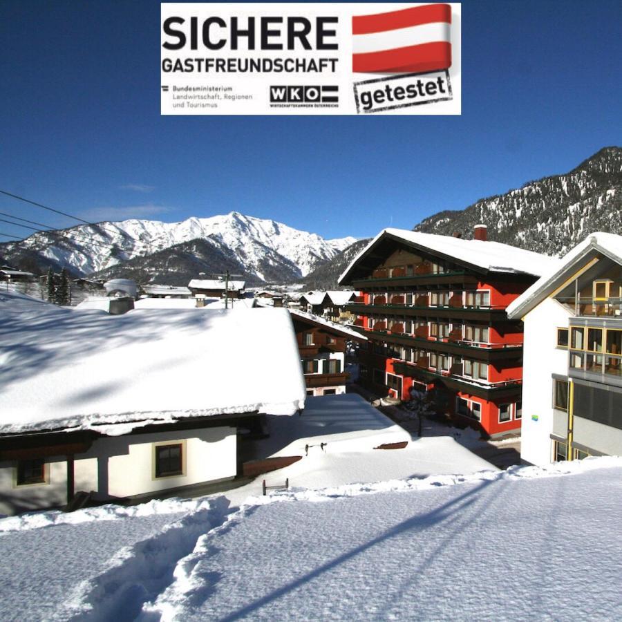 Hotel Tiroler Adler - Bed And Breakfast Waidring Luaran gambar