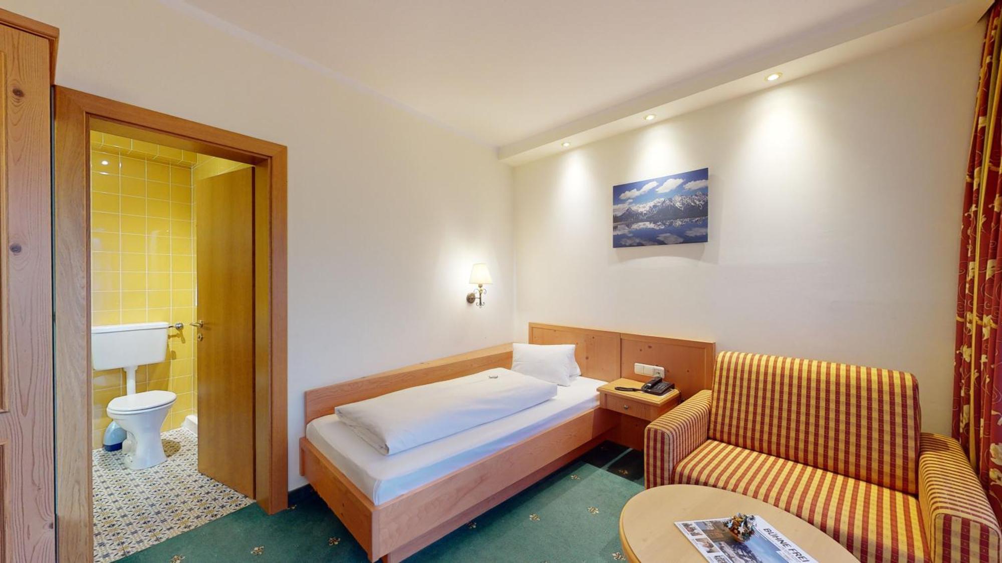 Hotel Tiroler Adler - Bed And Breakfast Waidring Luaran gambar