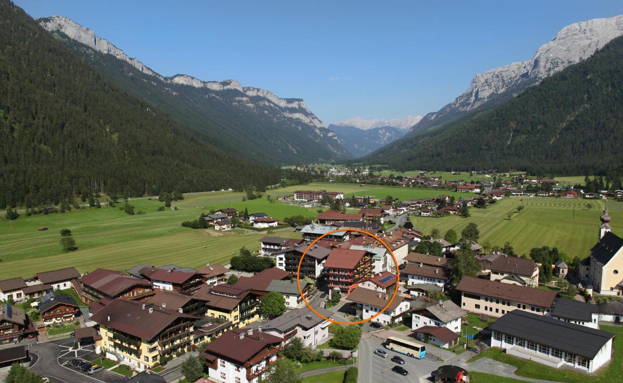 Hotel Tiroler Adler - Bed And Breakfast Waidring Luaran gambar