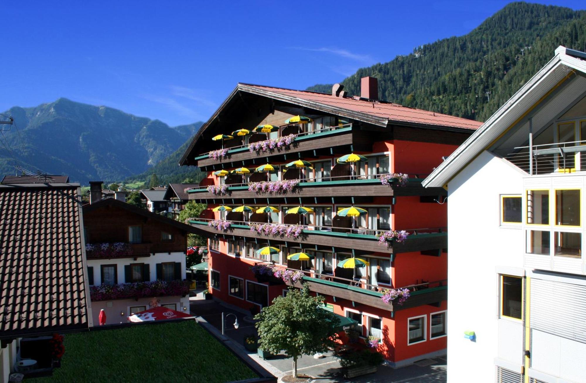 Hotel Tiroler Adler - Bed And Breakfast Waidring Luaran gambar